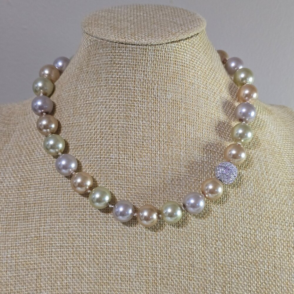 Vintage Faux Pastel Pearl Necklace/Choker with Pave Set Twist Bead Clasp